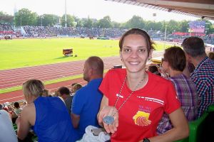 Melanie Melfort freut sich über die Deutsche Vize-Meisterschaft im Hochsprung